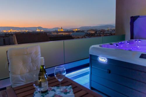 Centropolitan Penthouse II Jacuzzi II FreeParking