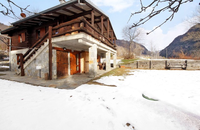 Chalet 'Bas Vue Cervin Matterhorn' with Private Terrace and Wi-Fi