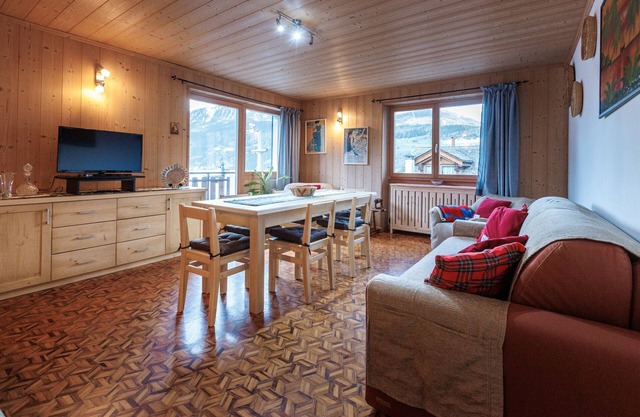 Chalet 'Beppe' with Mountain View, Shared Garden and Wi-Fi