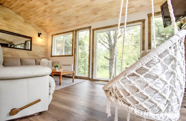 Chalet Blanc/Waterfront (kayak, paddle board) spa activities