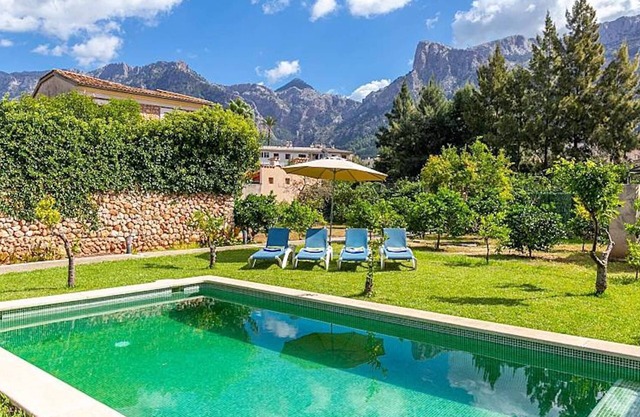 Chalet Casa Futbol with Mountain View, Pool, Wi-Fi, A/C, Terraces & Garden