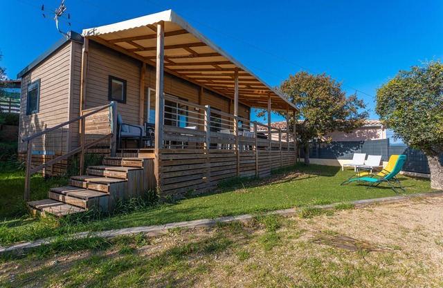 Chalet 'Chic' with Mountain View, Shared Pool and Air Conditioning