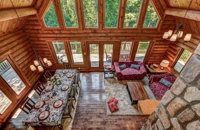 Chalet Chinook Tremblant - Lakefront log cottage with 5 bedrooms (Private Spa)