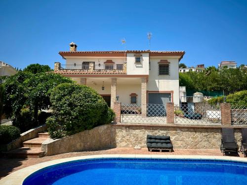 Chalet con piscina El Arado