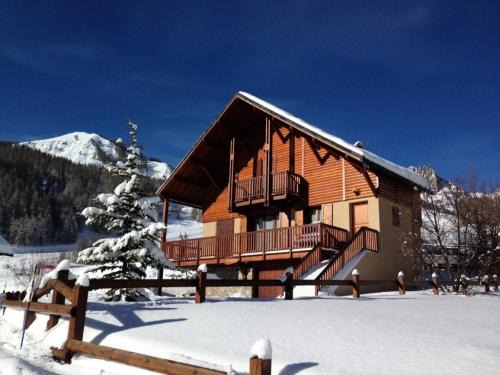 Chalet Crocus - Magnifique chalet aux pieds des pistes au cœur de la station de Réallon 10 à 12 couchages CHALCROCUS MAE-9031