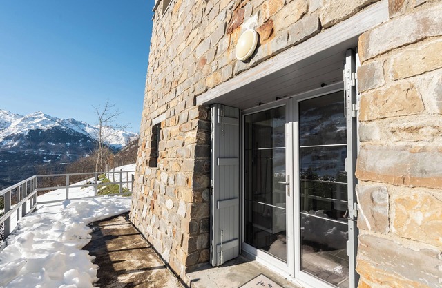 Chalet 'De Sers' with Mountain View, Private Terrace and Wi-Fi