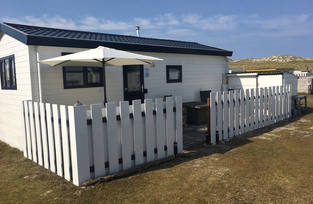 Chalet for 4 persons at 300m from North Sea beach