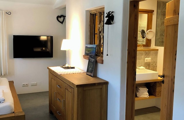 Chalet Hochgern 65 m², for 2-3 persons, mountain view, WLAN, balcony
