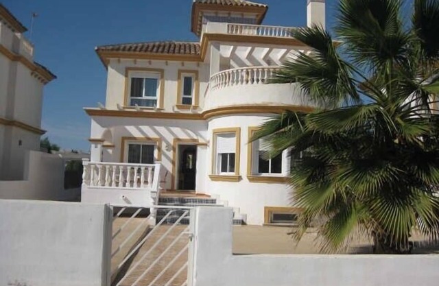 Chalet in the first line of the beach with wonderful ocean views