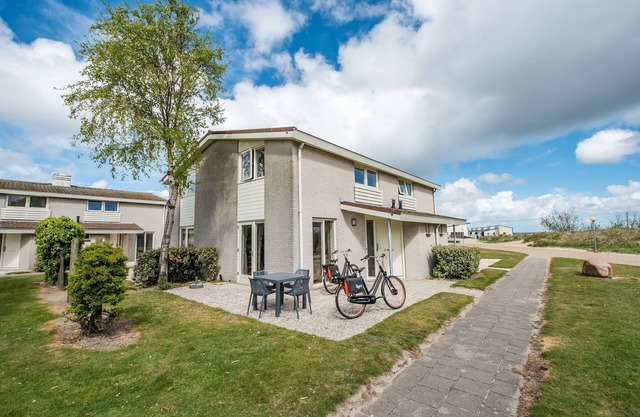 Chalet in Zeeland near the Beach