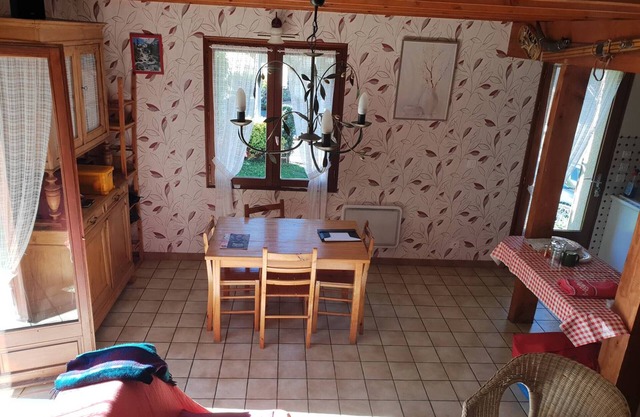 "Chalet indépendant 6-7 pers à Cauterets: jardin, garage, proche nature"