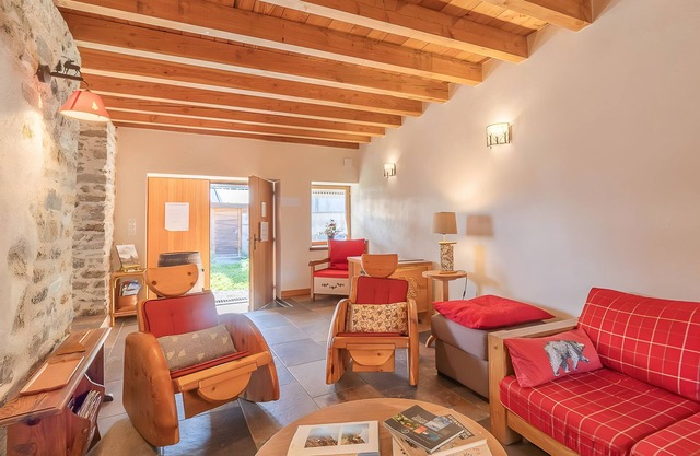 Chalet 'L'ours' with Mountain View
