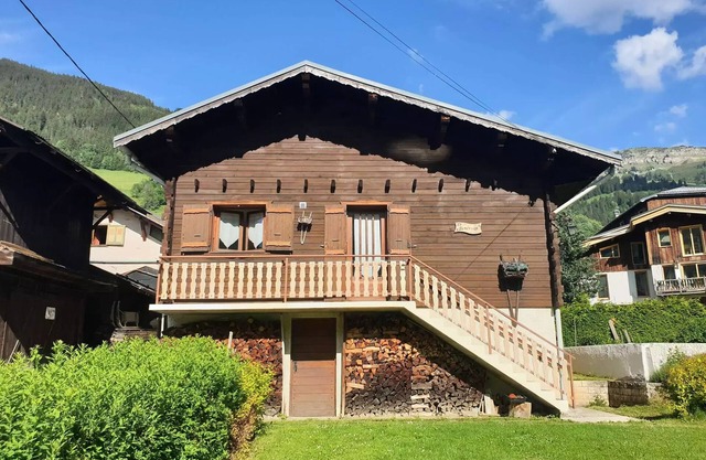 Chalet Le Benetton - Charming apartment in the heart of the village of Arêches - Ideal for 4 people
