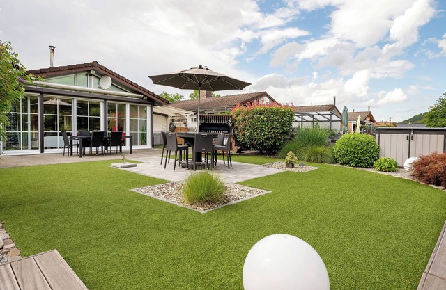 Chalet 'Mini Villa' directly on the Moselle with WiFi and air conditioning