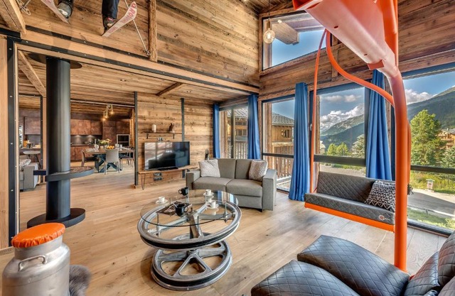 Chalet Monts by Les Etincelles