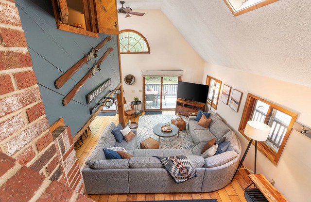 Chalet Nestled in the Woods with Private Hot Tub & Close to Everything
