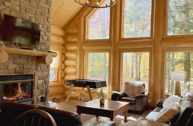 Chalet Paix Nordique/Lake Fiddler/spa/chalet luxe/heated pool/activities!