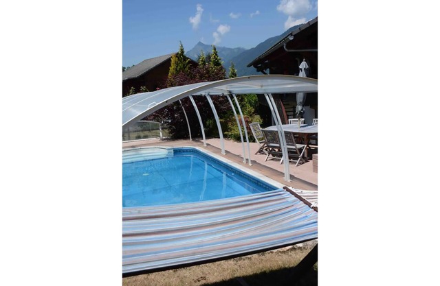 Chalet Paula with heated pool , in summer and Hot Tub, in winter