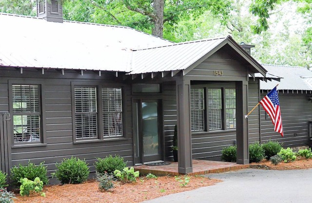 Chalet Premiere at Signal Point