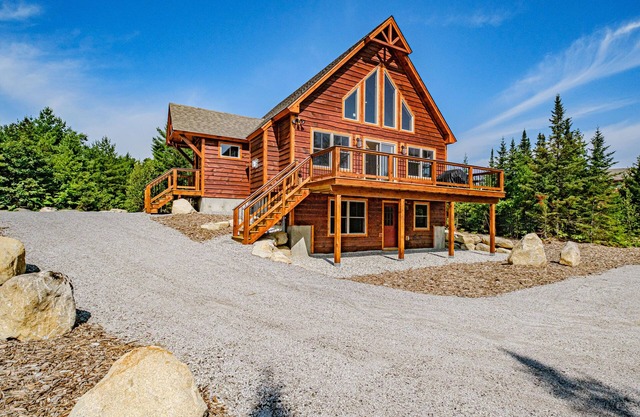 Chalet Quartz - Newly constructed Chalet close to downtown Bethel, short drive to Sunday River