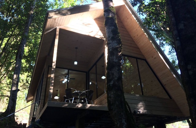 Chalet Quetzal on the river Savegre