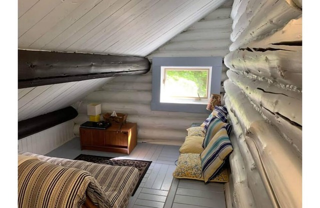 Chalet Rustique et Chaleureux Avec Emplacement Idéal!