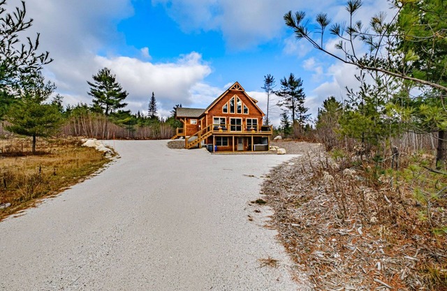 Chalet Tourmaline - Charming Newly Built Chalet