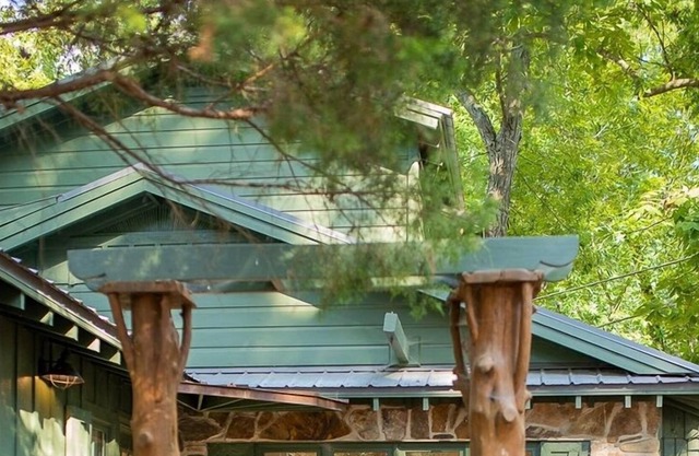Chalet Trois at Signal Point