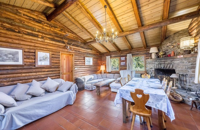 Chalet 'Vue Cervin Matterhorn' with Mountain View, Private Terrace and Wi-Fi