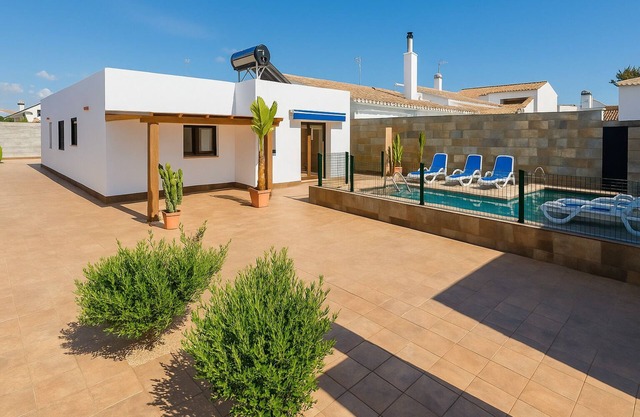 Chalet with Private Pool near Beach