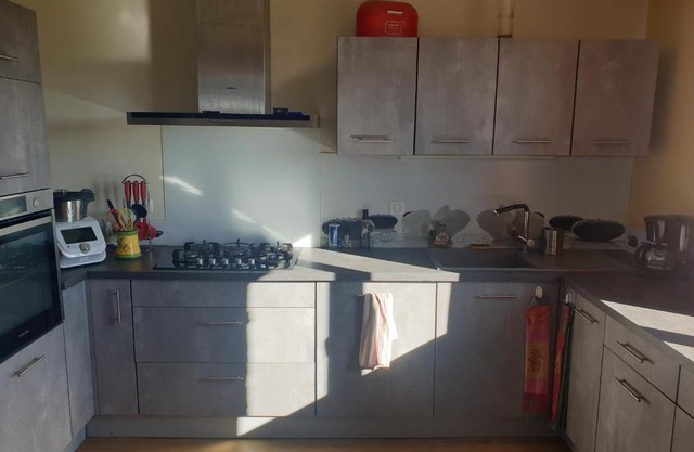 Chambre au calme avec cuisine équipée en supplément sur demande