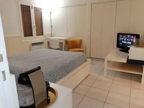 Chambre et Sdb privées dans pavillon à 15 mn Orly