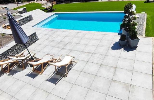 Chambre vue lac av piscine