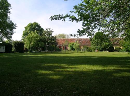 Chambres d'hôtes Ptits Déj inclus - Salle d'eau tout à vous - Parking Privé Gratuit - Centre ville Bergerac 5km - Domaine de Bellevue Cottage en Périgord
