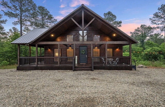 Changes in Attitude - Relax, Unwind, Repeat🌞🌀w/Private Hot Tub, Pet Friendly