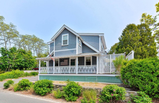 Changes in Latitude: Niles Beach and Rocky Neck