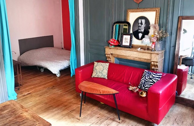 Character apartment in Lyon 7, near Rhône, Bellecour, original decoration