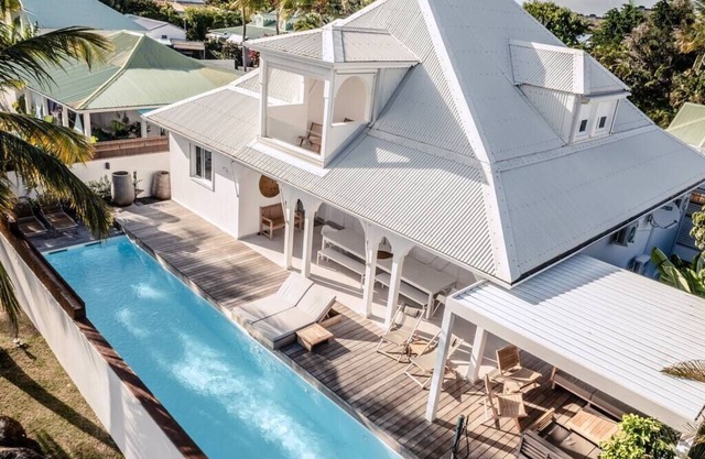 Charles - Luxury Villa, beach, 2 swimming pools, sea view