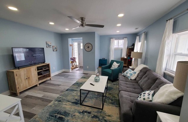 "Charlie's by the Bay" Unit 1