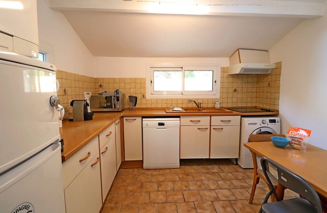 Charmande house with small private garden