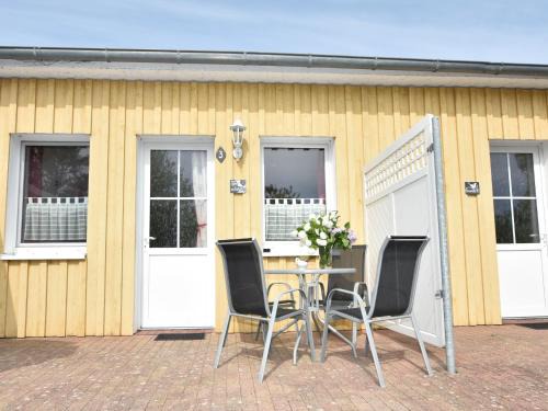 Charmante Ferienwohnung mit Garten in Wiek