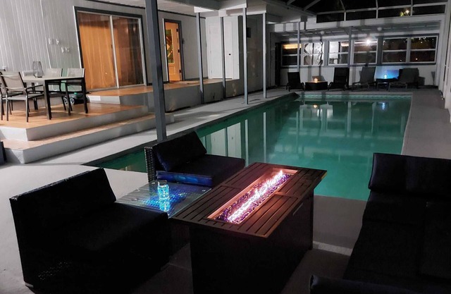 Charmante Maison à Lutz Avec 3 Chambres, 3 Sdb, Piscine Privée Chauffée Pour 8