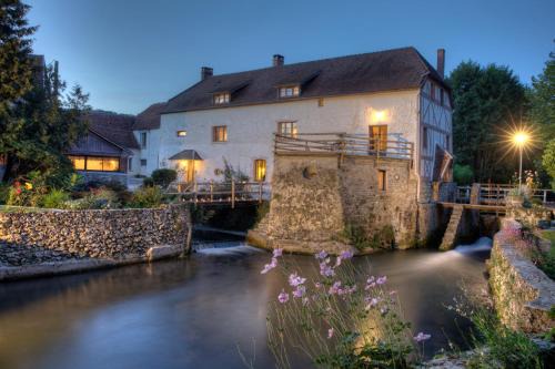 CHARME AU FIL DE L'EAU