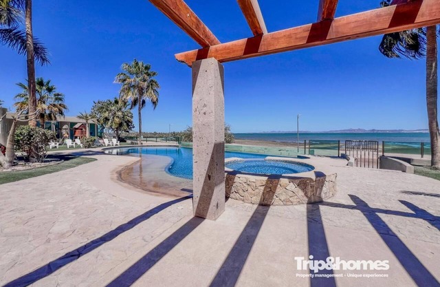 Charming 1-bedroom Studio condo in nice El Centenario with WiFi, AC great view.