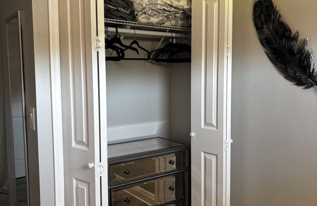 Charming 1-bedroom apt in home w/private entrace in Clearwater