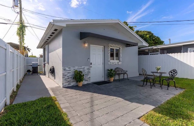 Charming 1 Bedroom Apartment