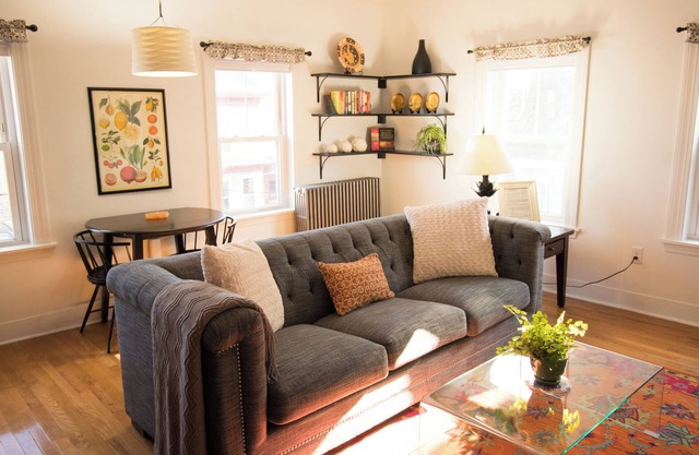 Charming 1-bedroom apartment with AC, WiFi in excellent Portland