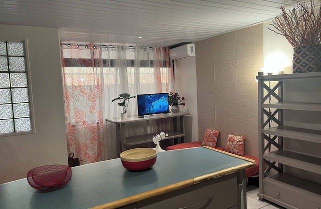 Charming 1-bedroom apartment with WiFi, AC in enjoyable Papeete