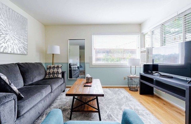 Charming 1 Bedroom Apartment Near University of Washington