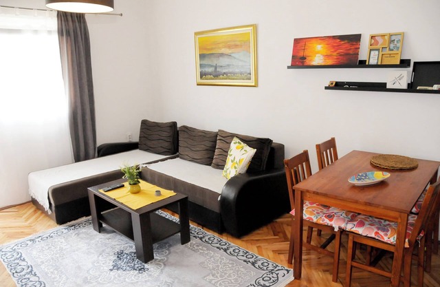 Charming 1-bedroom Apartment w/Balcony and Sea Vicinity in Budva